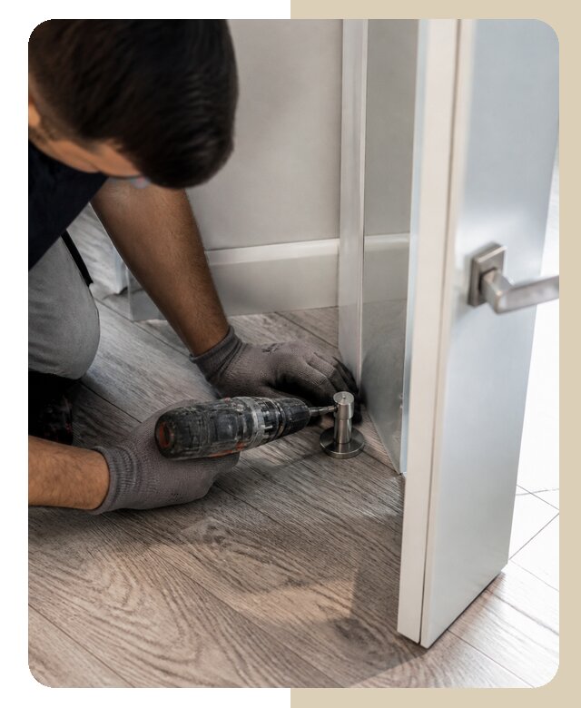 Установка дверного ограничителя в Надыме от 1245 р. | ДвериЛегко-Ндм